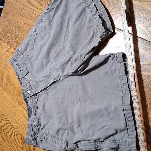 Columbia Other - COLUMBIA Mens Shorts Grey Gray 34 x 9 Preowned Used